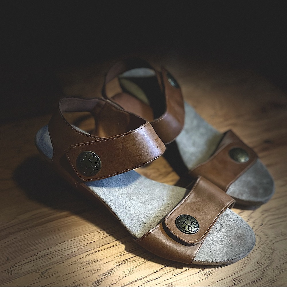 Comfort Plus women’s sz 10 sandals